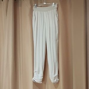 So pull on pants size XS khaki